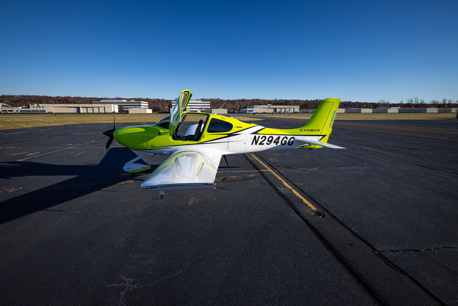 Cirrus SR-series aircraft N294GG detail 008