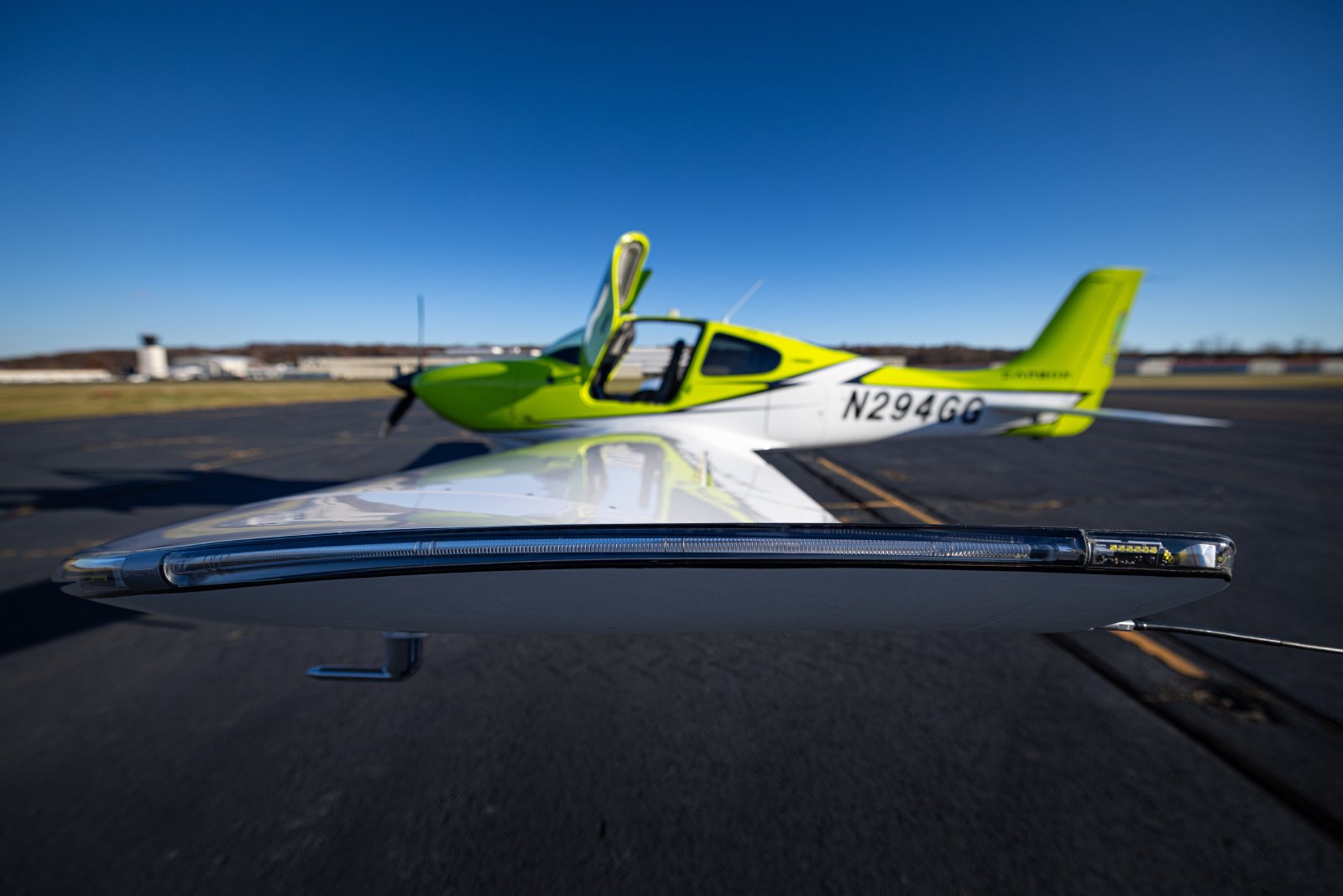 Cirrus SR-series aircraft N294GG detail 009